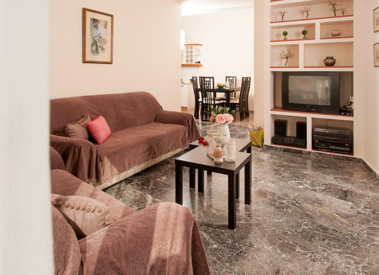 Relaxing Appt. Into The Heart Of Historical Center Kalamata Exterior foto